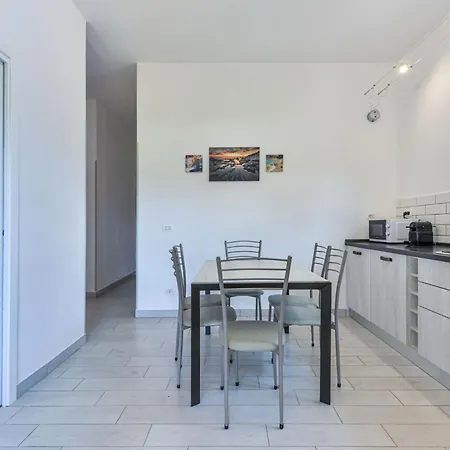 Apartment Il Melograno-10 By Interhome