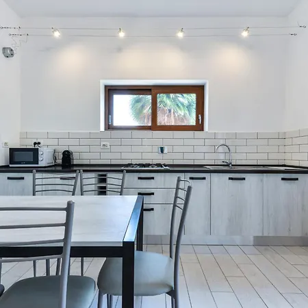 Apartment Il Melograno-10 By Interhome